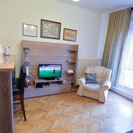 City Center Apartment Debrecen Esterno foto