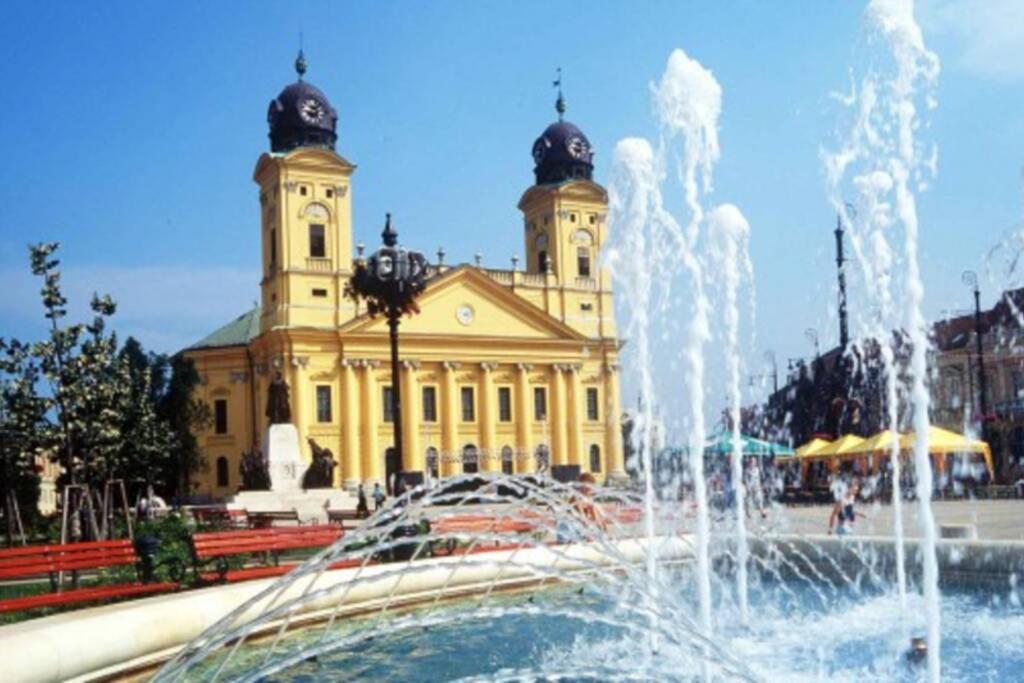 City Center Apartment Debrecen Esterno foto